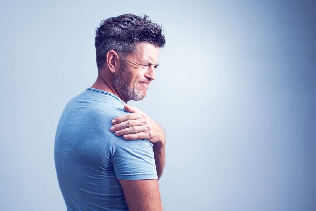 Omuz ağrısını tetikleyen bu 6 nedene dikkat edin! 7